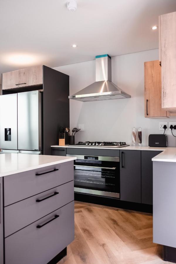 Antrim Boutique By Totalstay Hotel
